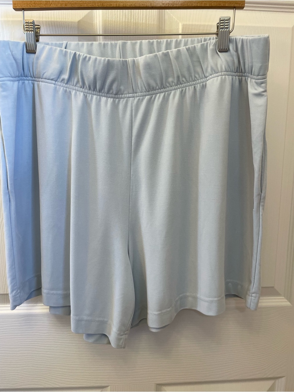 Women's Cozy Earth XXL Light Grey Athletic Shorts